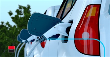 Sähköautot ja latausratkaisut – mitä yrityksen tulee huomioida autopolitiikassaan?